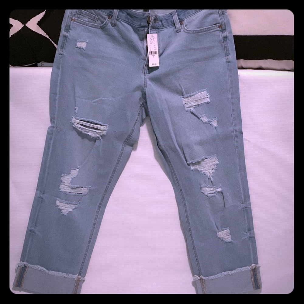 Boyfriend Crop Distressed Jeans